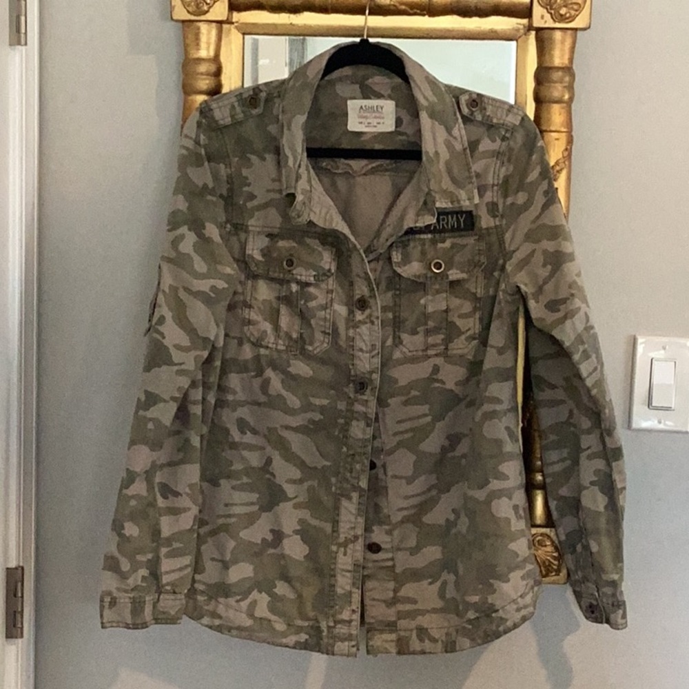 Ashley by 26 international Utility Collection Army Shirt/Jacket. Green Camo